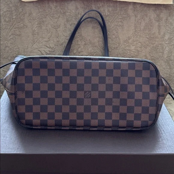 Louis Vuitton Neverfull Tote with Matching Wristlet - Picture 7 of 16